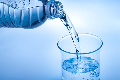 Blog Image: Stay Hydrated to Manage Food Cravings Blog Image: Stay Hydrated to Manage Food Cravings
