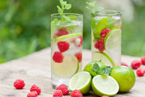 Blog Image: Stay Hydrated to Help Control Hunger Pangs Blog Image: Stay Hydrated to Help Control Hunger Pangs