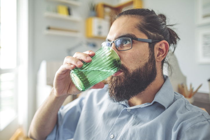 Blog Image: Men Should Drink More Water to Shed Fat Blog Image: Men Should Drink More Water to Shed Fat