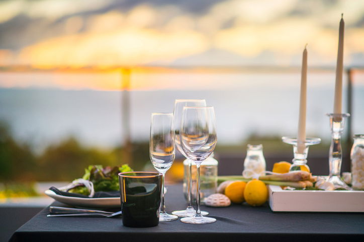 Blog Image: Tips for Eating Healthy When Dining Out Blog Image: Tips for Eating Healthy When Dining Out