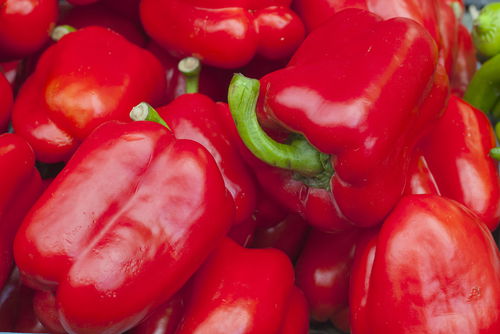 Blog Image: Red Bell Peppers Have More Nutrients Than Green Peppers Do