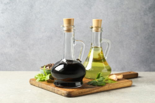 Blog Image: Apple Cider vs Other Dietary Vinegars Blog Image: Apple Cider vs Other Dietary Vinegars