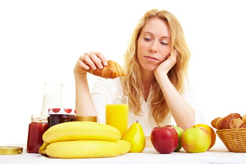 Blog Image: Mindful Eating Helps You Manage Food Cravings Blog Image: Mindful Eating Helps You Manage Food Cravings