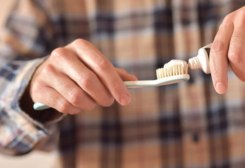 Blog Image: Brush Your Teeth to Manage Bored Food Cravings Blog Image: Brush Your Teeth to Manage Bored Food Cravings