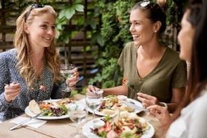 Blog Image: Choose a Restaurant with Healthier Menu Options