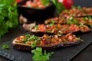 Blog Image: Make Healthy Food Choices Eating at a Buffet Blog Image: Make Healthy Food Choices Eating at a Buffet